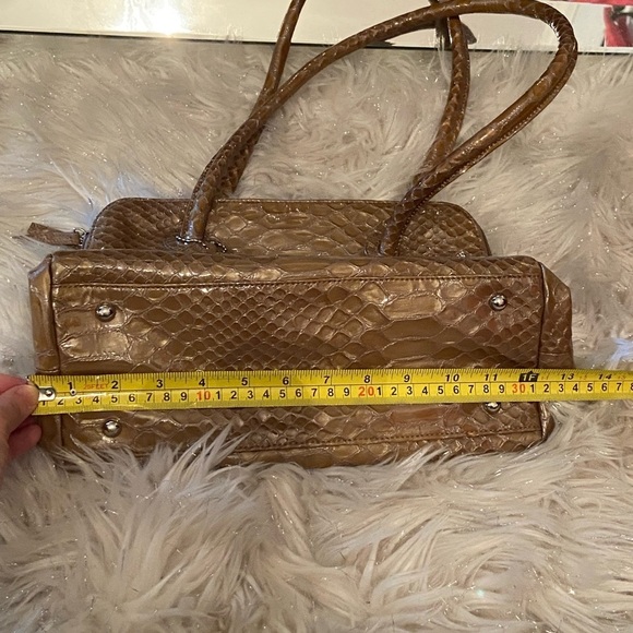 Danier Leather Purse - Picture 7 of 9